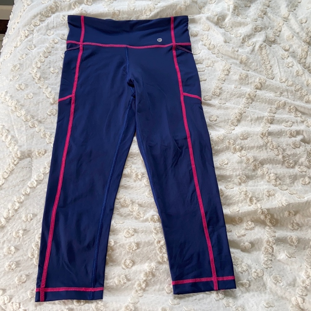 Vineyard Vines performance capris